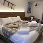 Maison Poluc Boutique 4* 尚波吕克